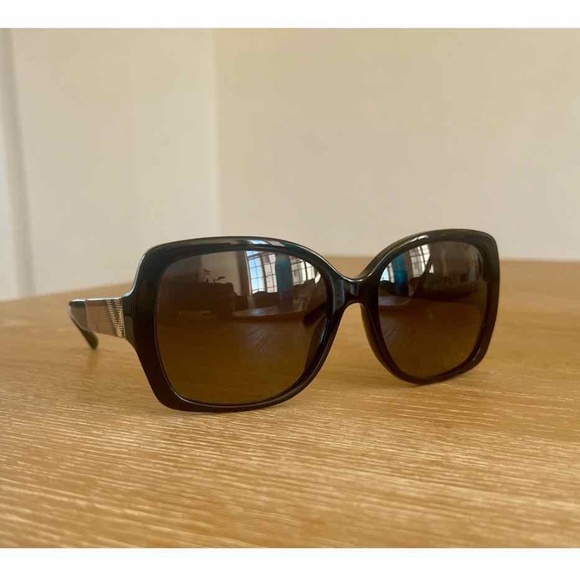 New with box Burberry Sunglass B 4160 - Picture 1 of 7